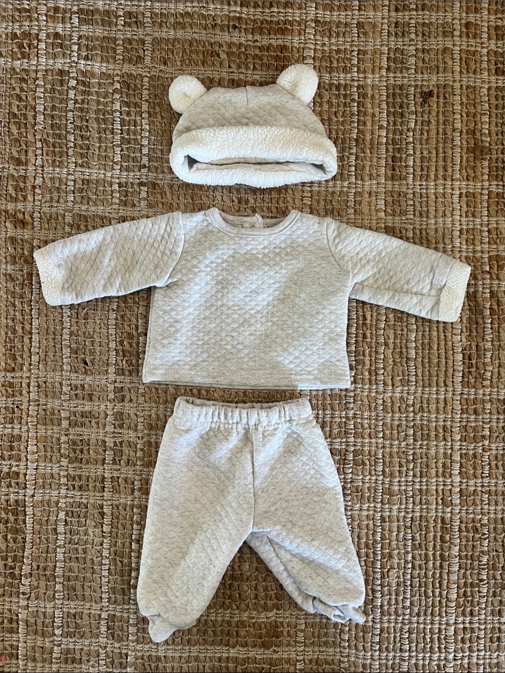 Quilted 3-Piece Set with Bear Hat - grey and cream